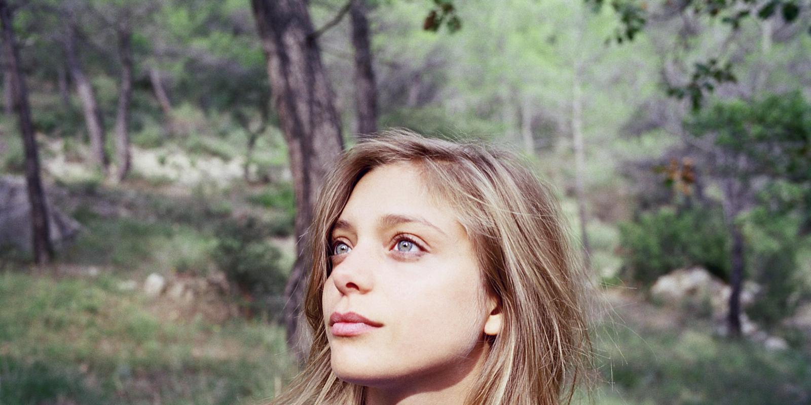 Lizzie brochere american horror story s02e02 5