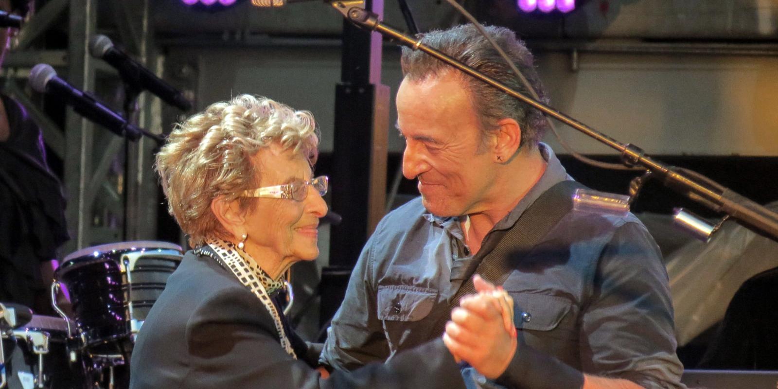 Bruce Springsteen dances in dark with mum Hard Rock Calling Pictures