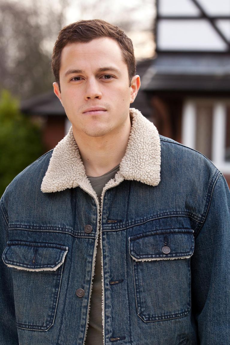 gallery_soaps-hollyoaks-ojan-genc-alex-browning.jpg