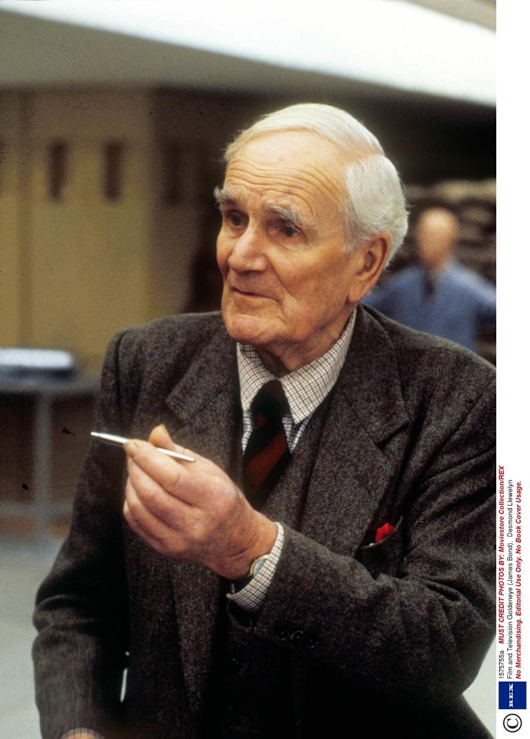 Watch Desmond Llewelyn (1914?999) video Watch Desmond Llewelyn (1914?999) video