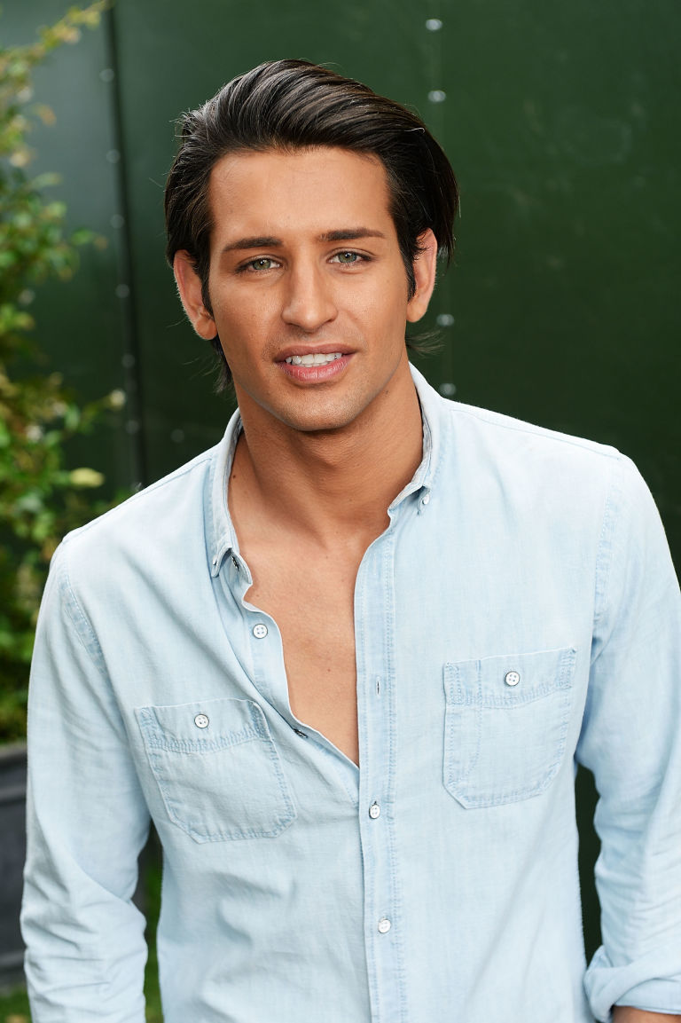 Classify dark swarthy Englishman Ollie Locke