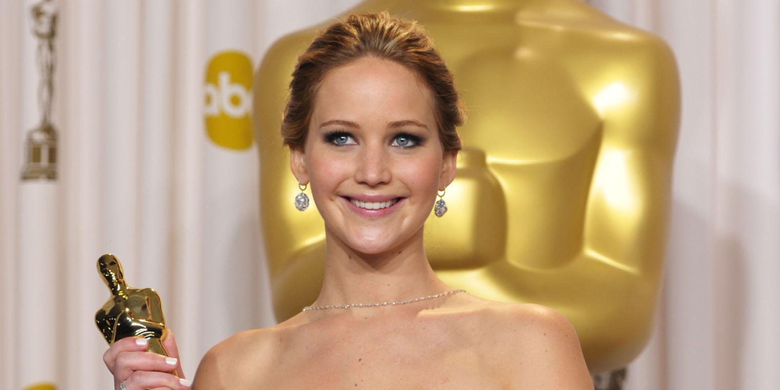 Jennifer Lawrence, Kate Winslet Where do stars keep their Oscars? Jennifer Lawrence, Kate Winslet Where do stars keep their Oscars?
