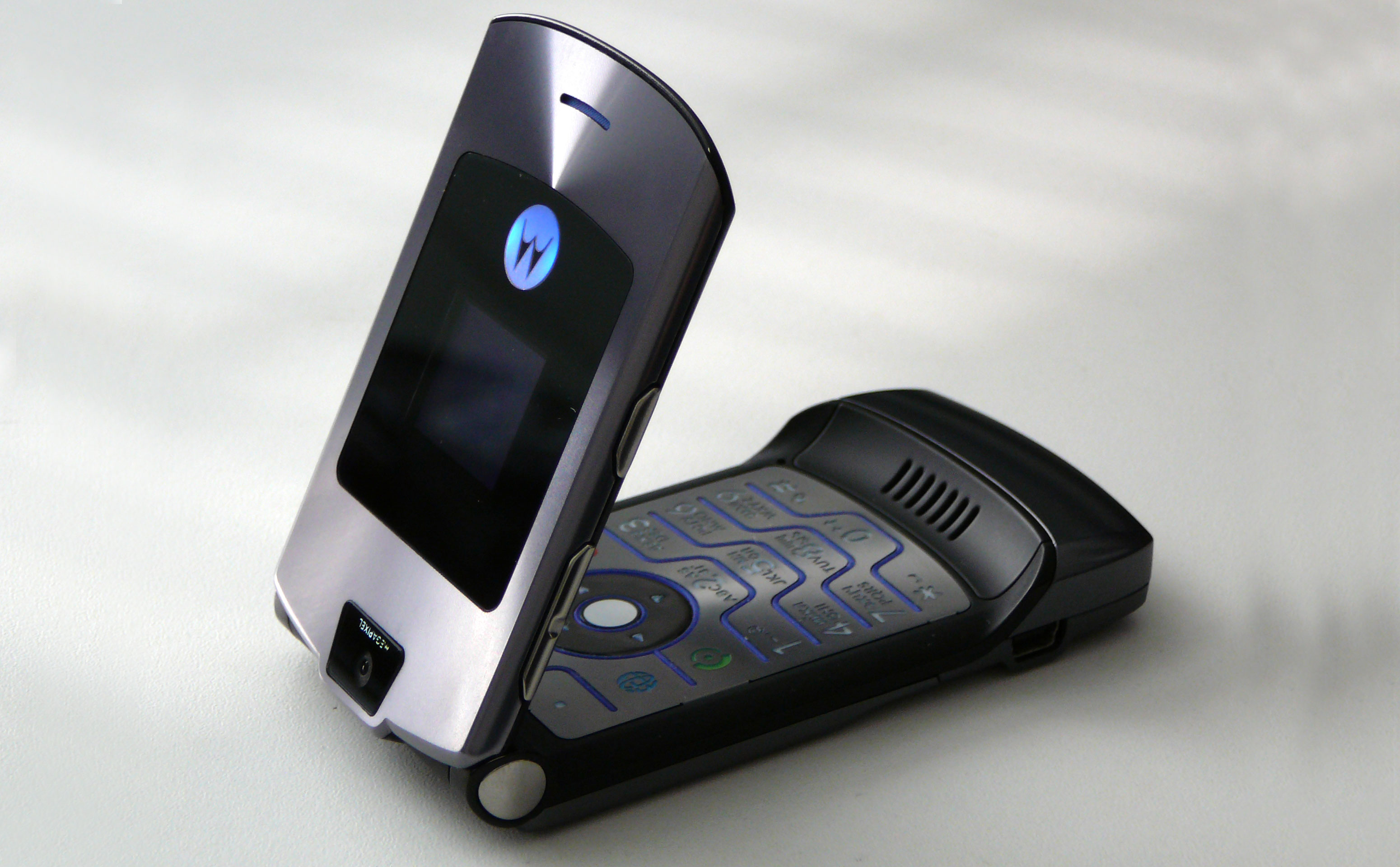 9 Motorola Phones That Changed Mobiles Forever From The Razr To The Force