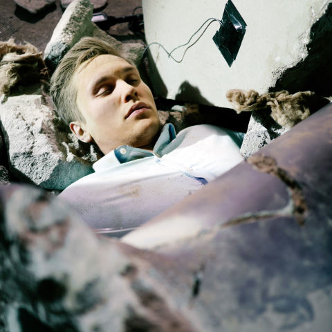 Josh suffers a crush injury and lifting the column might kill him.