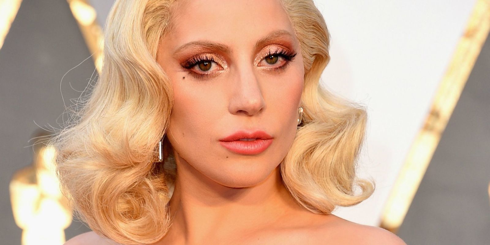 girl accidentally naked in guys locker room jack off to lady gaga
