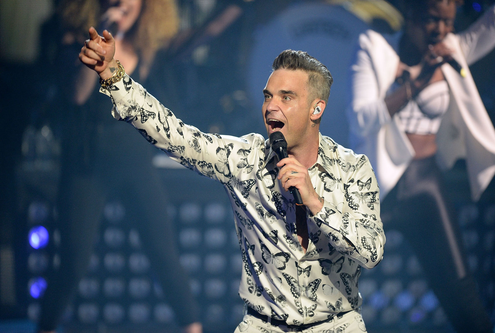 Robbie Williams new album The Heavy Entertainment Show review is it