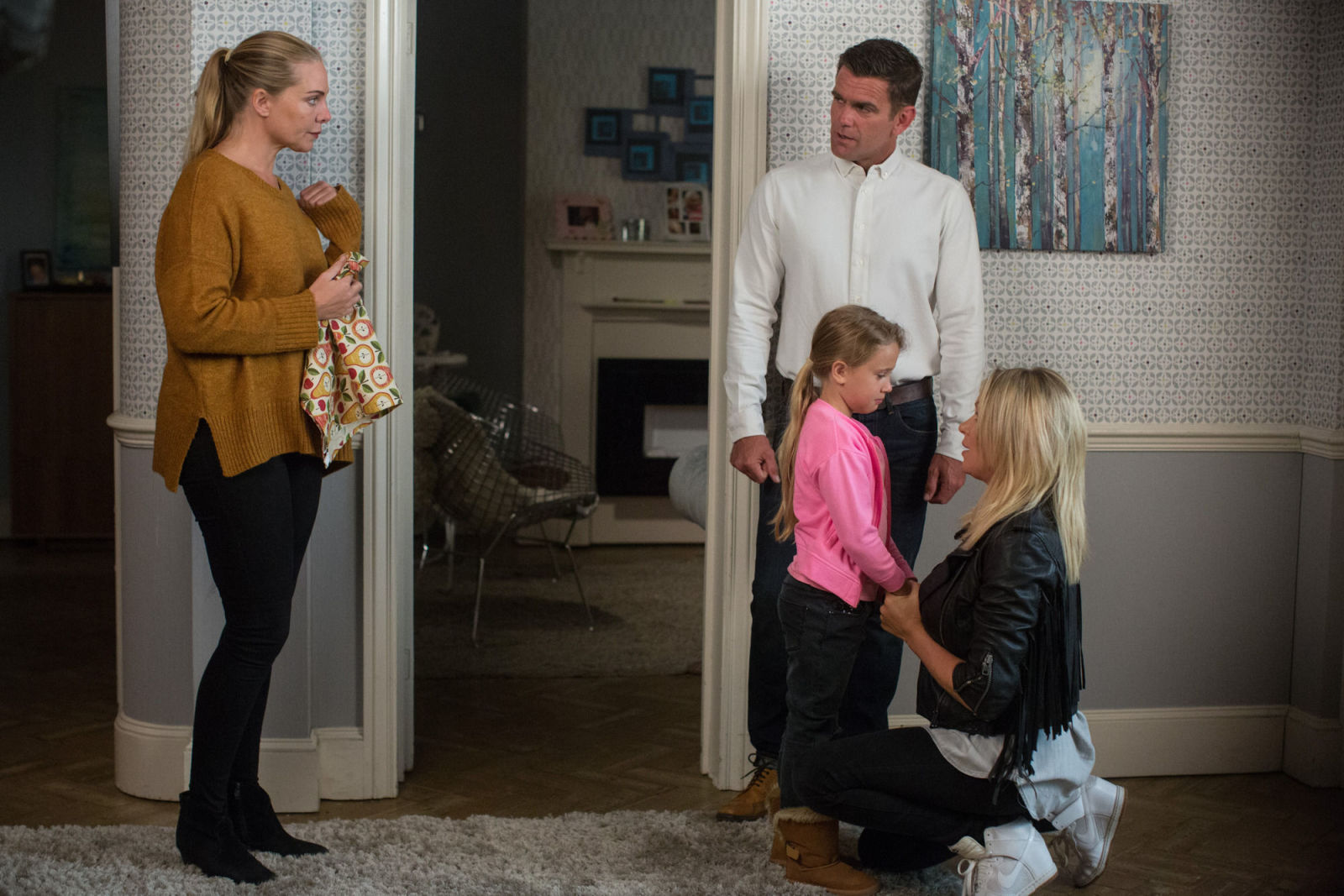 EastEnders spoilers Tension grows between Roxy and Ronnie Mitchell in