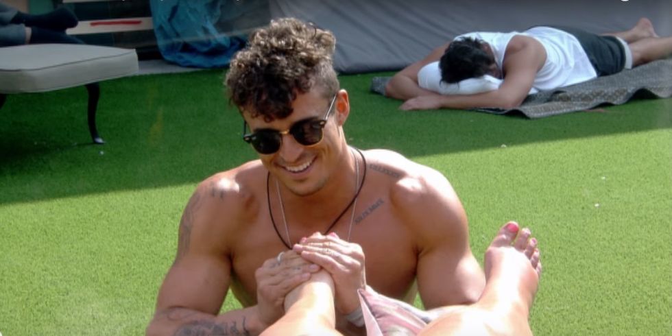 Lotan Carter Giving Massages In Big Brother Lotan Carter Giving Massages In Big Brother