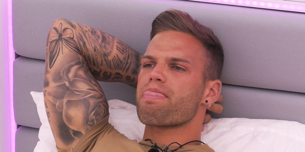 Love Island S Dom Was On Skins And No One Can Quite Believe It Love Island 22 06 2017 Dom