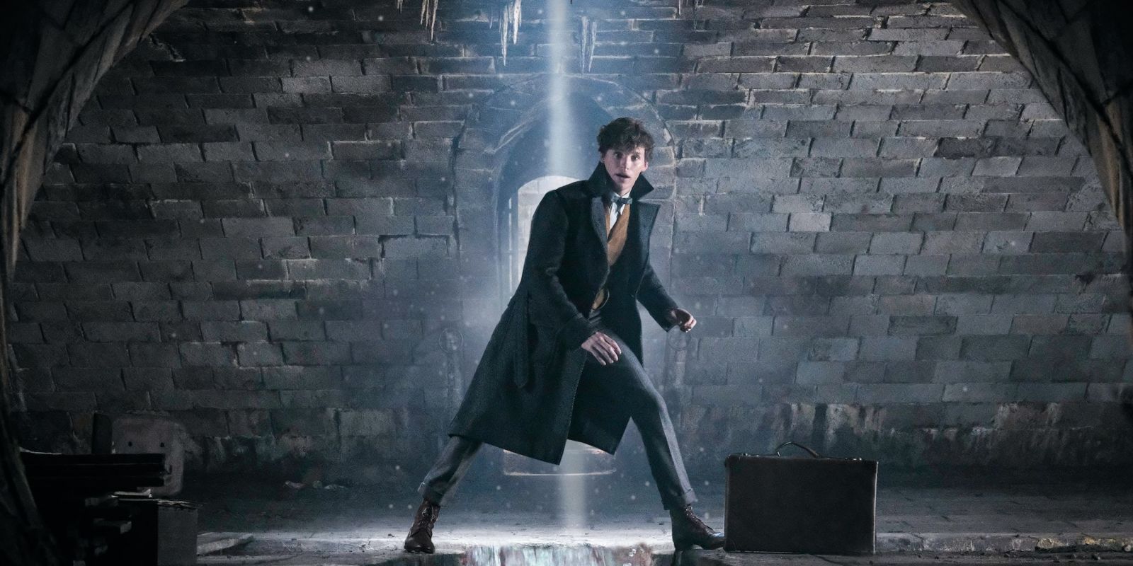 Fantastic Beasts 2 unveils new photos of Jude Law as Dumbledore and