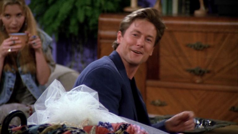 Creepy Friends Mistake Emerges From The First Episode Showing Two Friends Lisa Kudrow Phoebe Pilot