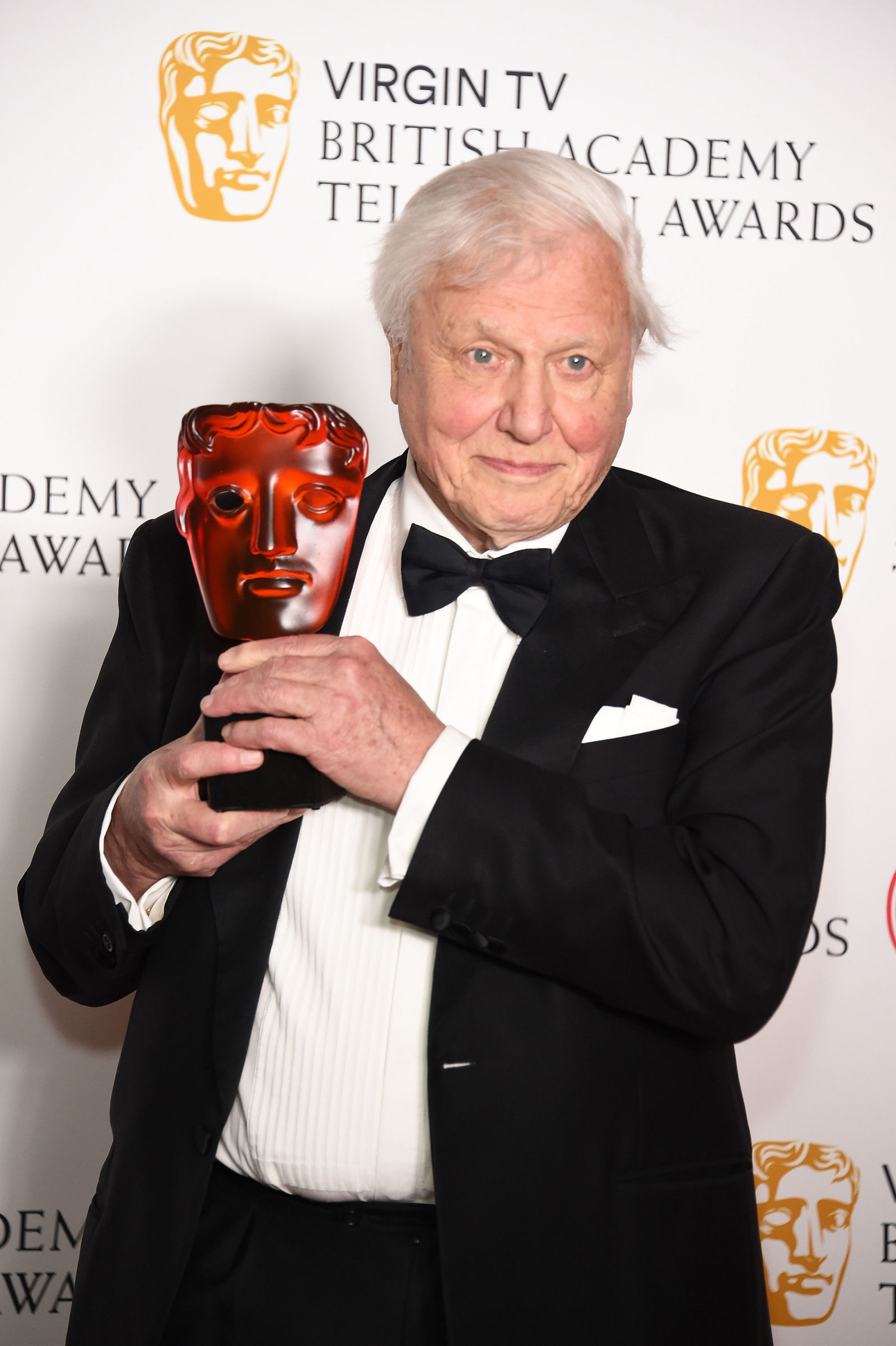 sir-david-attenborough-gives-powerful-speech-after-blue-planet-ii-wins