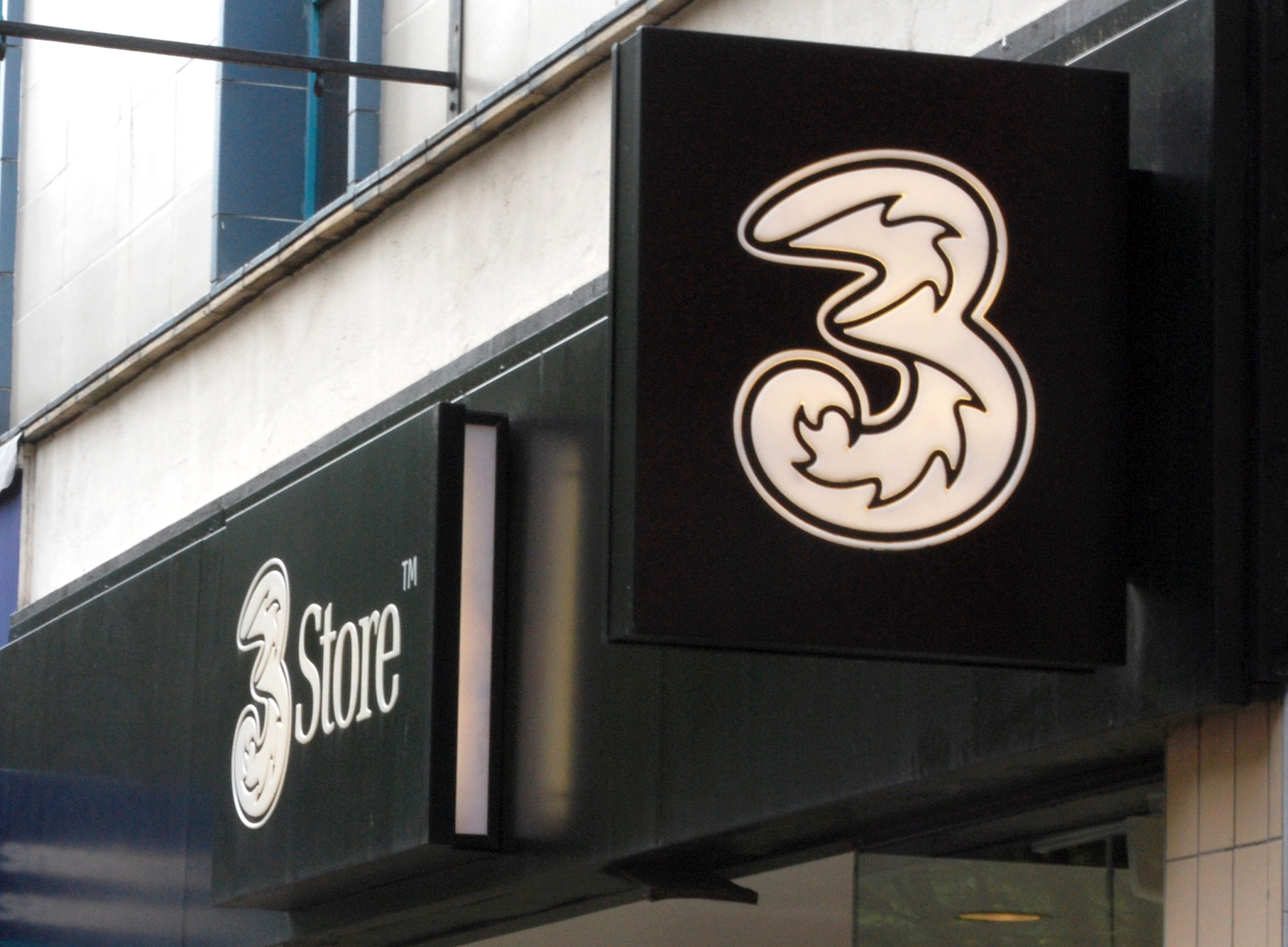 Three makes 0800 free on new SIM-only plans