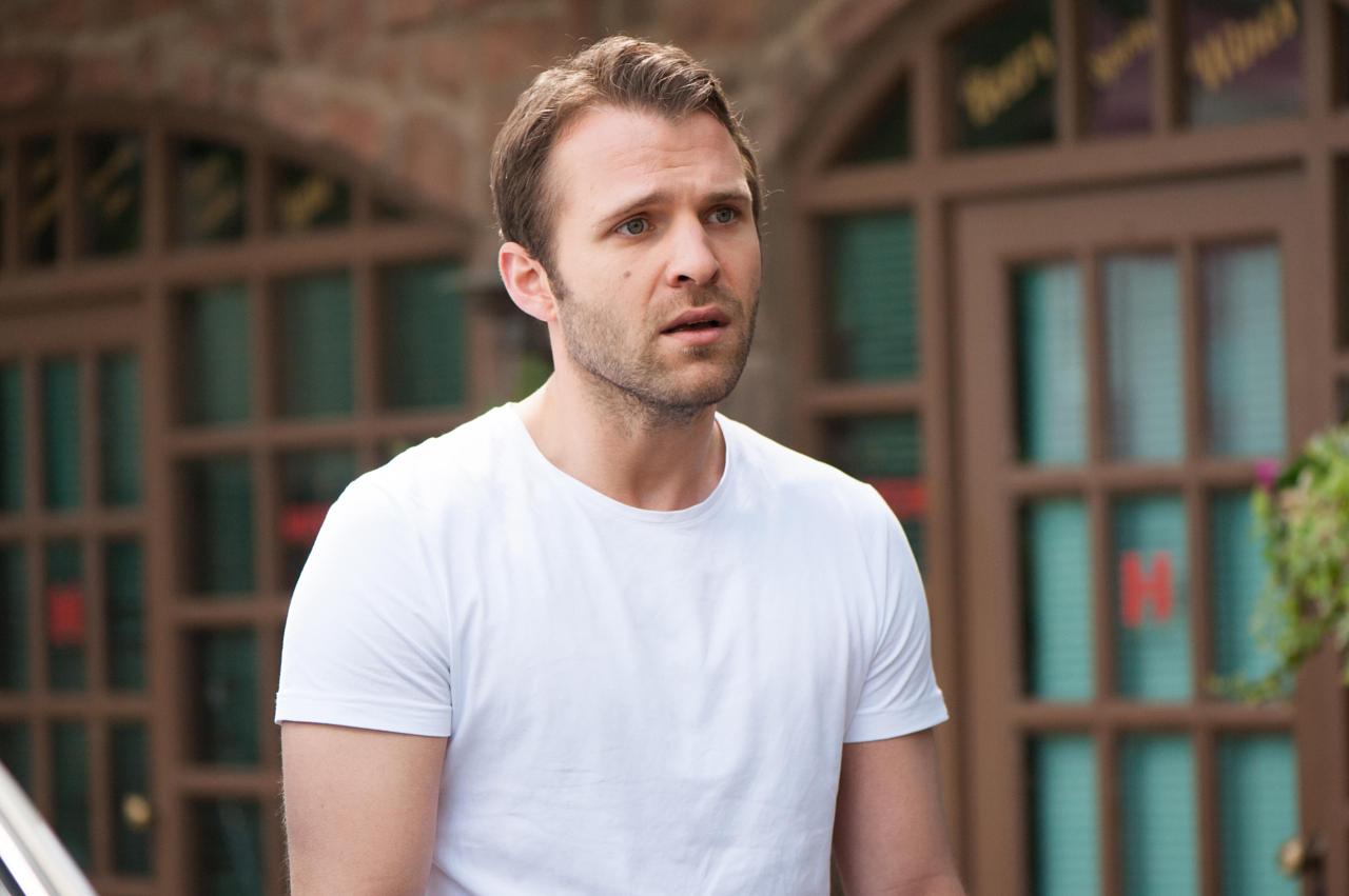 Lockie tries to reason with Porsche